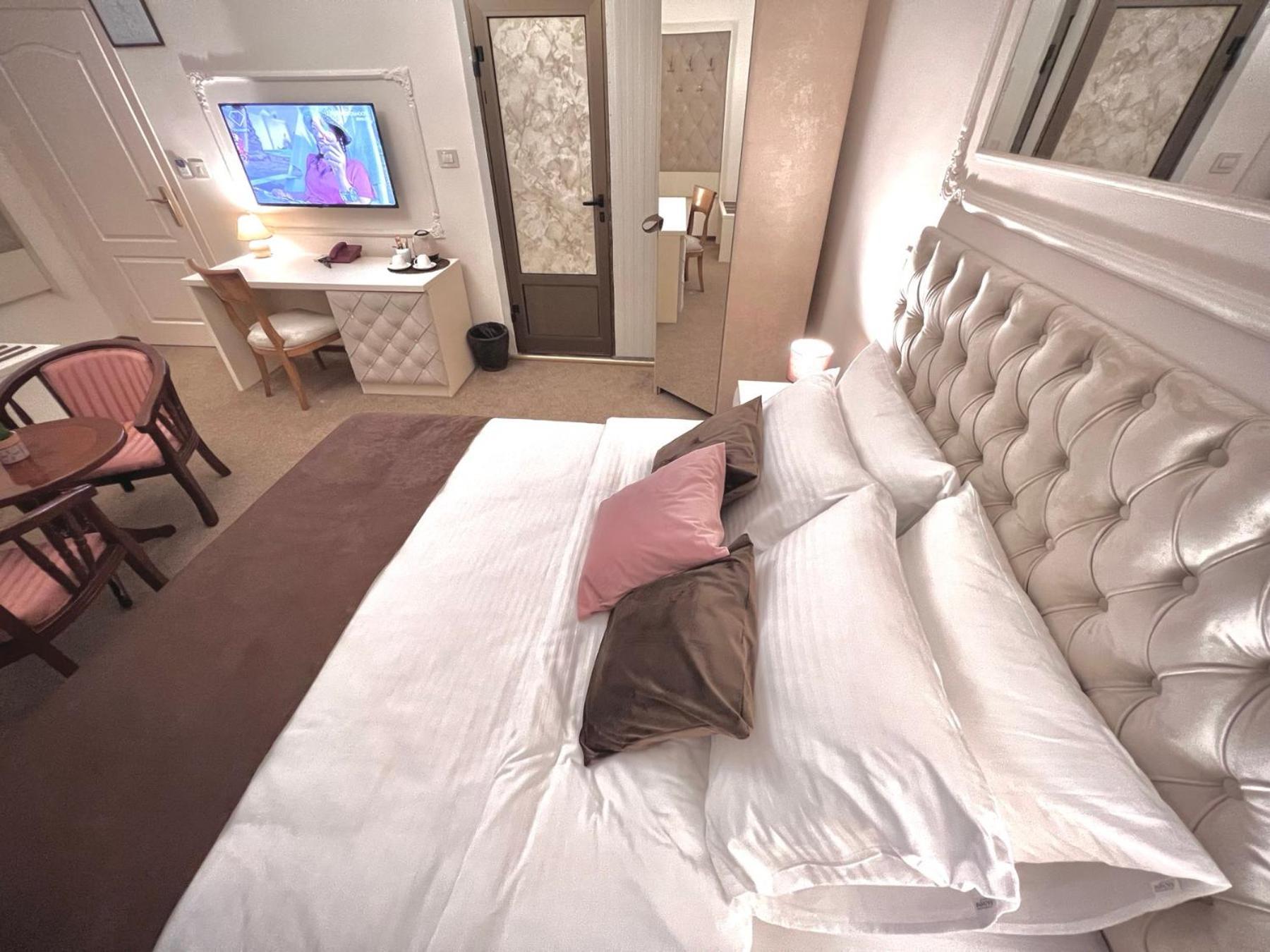 International Inn Paracin Ngoại thất bức ảnh